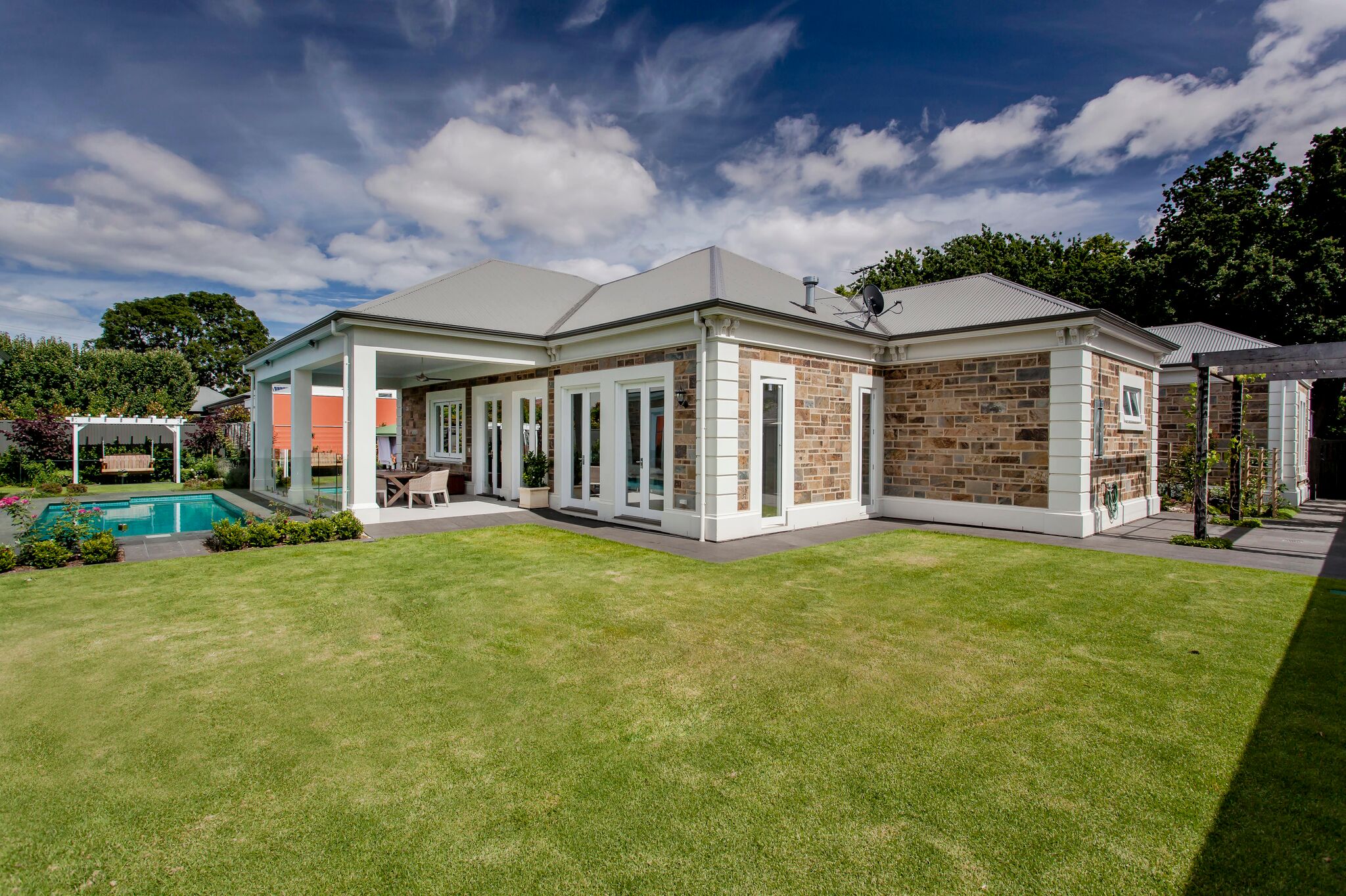 HBG-Malvern-179-181 Fisher-10p_preview